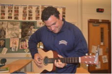 Ortiz shows off his musical ability to students on April 29, 2016. Ortiz has been playing guitar since the age of 12. (Broadcaster/ Bella D’Adderio)