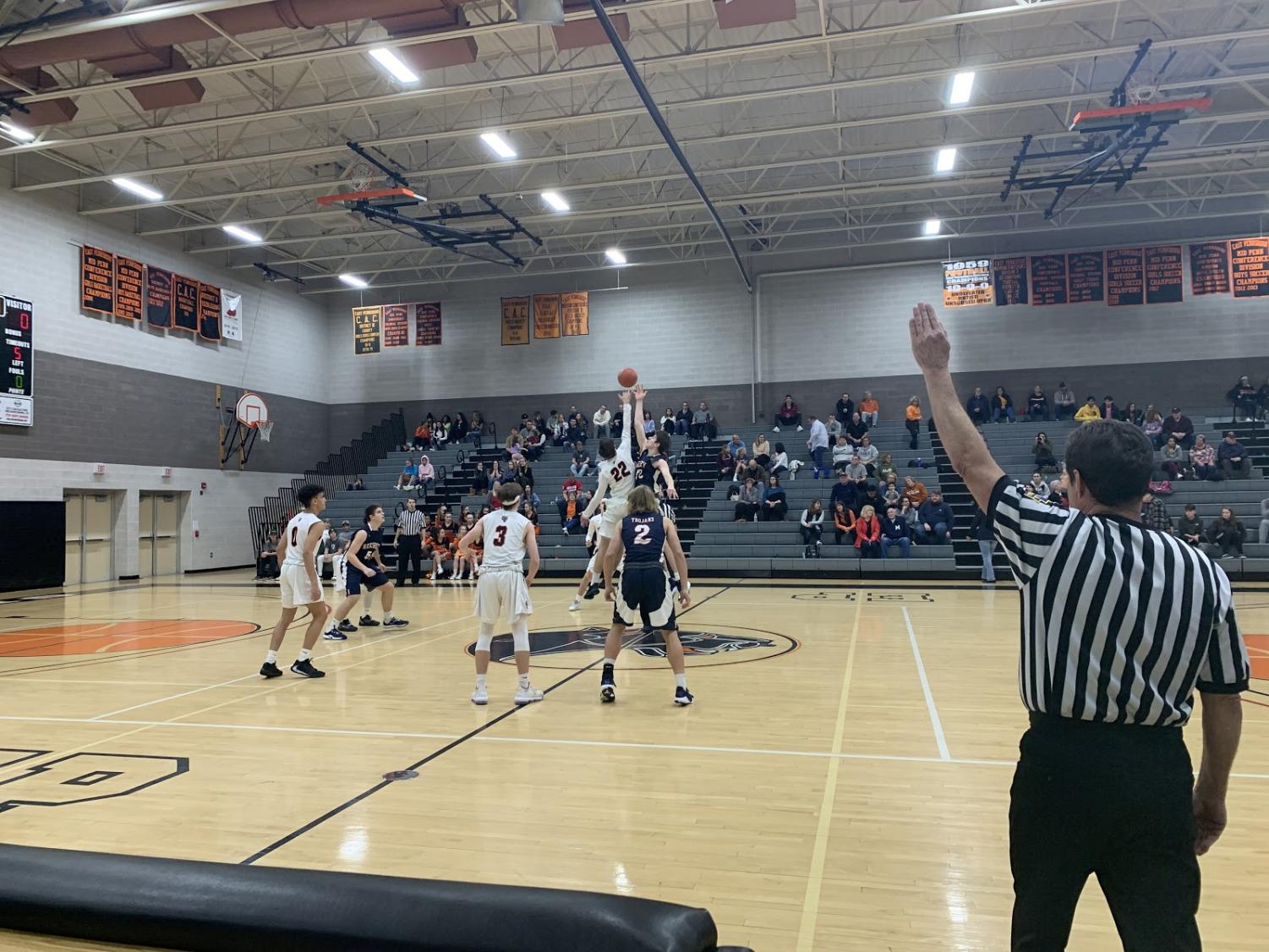 Hershey Boys Basketball Win Late Against East Pennsboro The Broadcaster