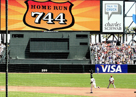 Barry Bonds rounds the bases for the 744th time on May 5th, 2007. Bonds would break the all-time home run record later that season. (Art Siegel/Flickr CC BY-NC 2.0)