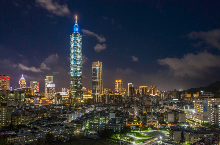 Taipei%2C+the+capital+city+of+Taiwan%2C+is+home+to+over+2.646+million+people.+The+island+country+has+recently+faced+intimidation+from+its+neighboring+country+China.+%28Kent+Fan%2FCC+BY-NC-SA+2.0%29%0A