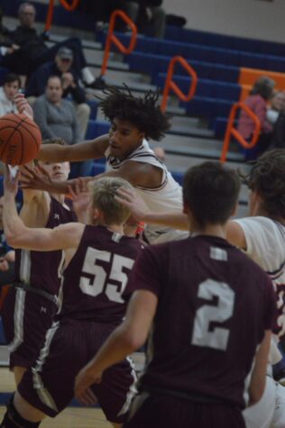 Hershey Boys Basketball Falls to Mechanicsburg – The Broadcaster