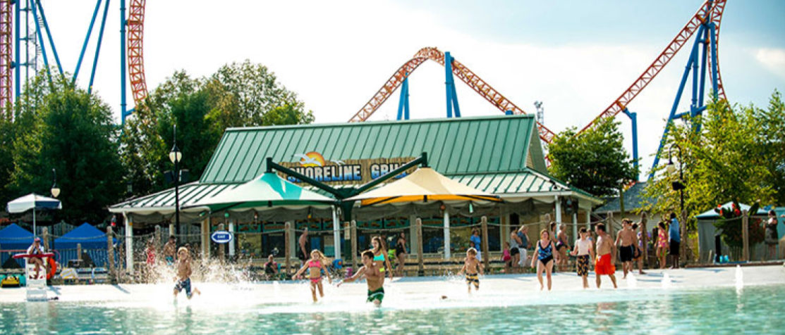 Kids+running+into+the+wave+pool+at+Hersheypark%E2%80%99s+Boardwalk+Water+Park.+The+seasonal+waterpark+will+be+opening+up+on+Memorial+Day+for+the+summer.+%28Hersheypark%29%0A
