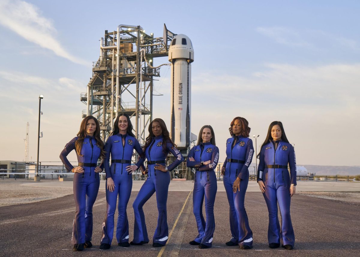 The NS-31 crew poses prior to their flight on April 14, 2025. From left to right, the crew are Lauren Sánchez, Katy Perry, Aisha Bowe, Kerianne Flynn, Gayle King, and Amanda Nguyễn. (Blue Origin). 
